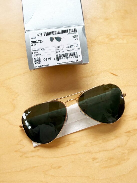 Ray-Ban Classic Aviator Sunglasses main image 4